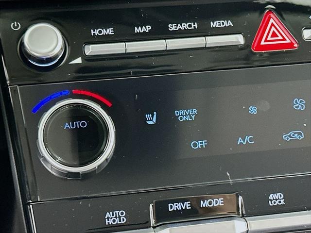 Hyundai Santa Fe Hybrid Vehicle Full-screen Gallery Image 20