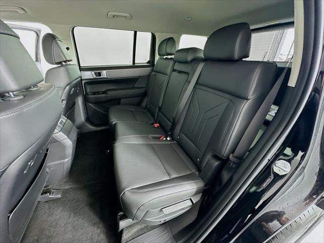 Hyundai Santa Fe Hybrid Vehicle Full-screen Gallery Image 27