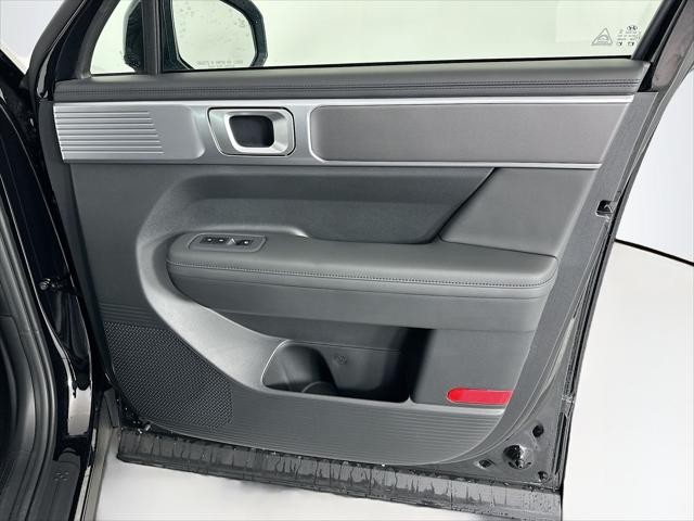 Hyundai Santa Fe Hybrid Vehicle Full-screen Gallery Image 30