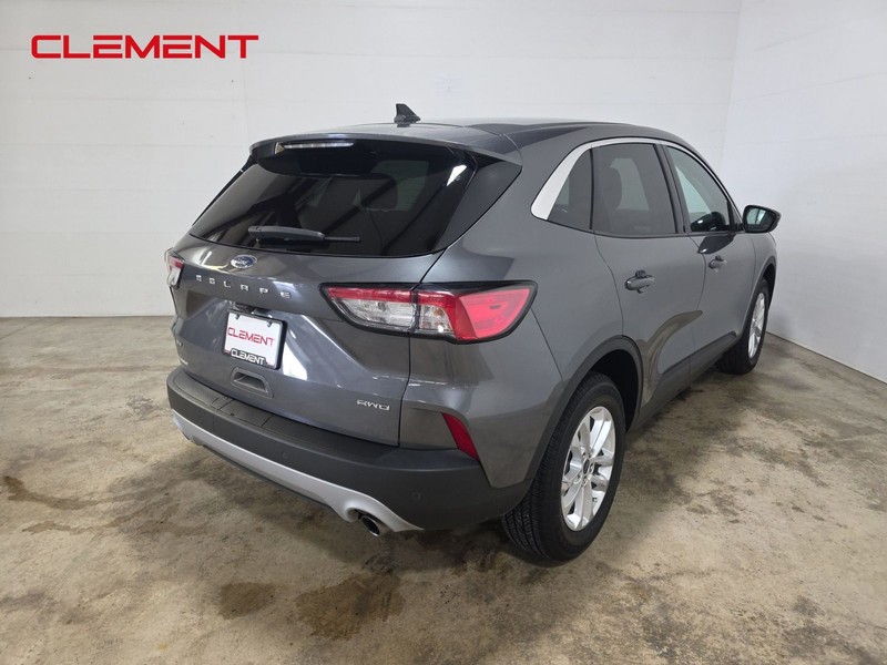 Ford Escape Vehicle Full-screen Gallery Image 6