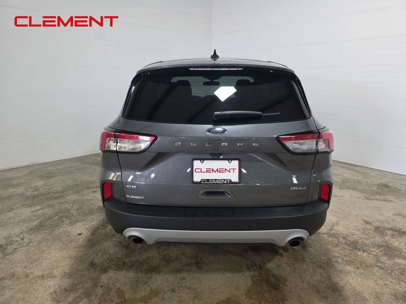 Ford Escape Vehicle Full-screen Gallery Image 7