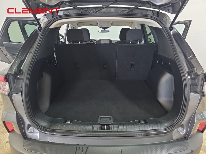 Ford Escape Vehicle Full-screen Gallery Image 10