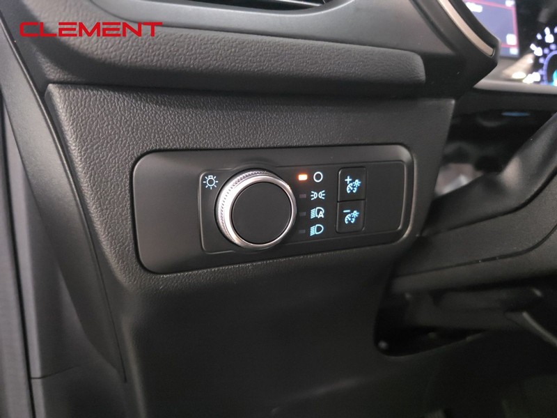 Ford Escape Vehicle Full-screen Gallery Image 12