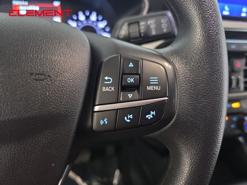 Ford Escape Vehicle Full-screen Gallery Image 15