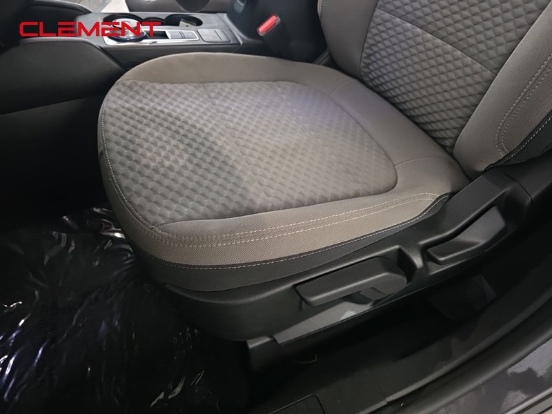 Ford Escape Vehicle Full-screen Gallery Image 25