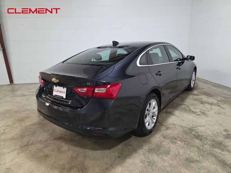 Chevrolet Malibu Vehicle Full-screen Gallery Image 6