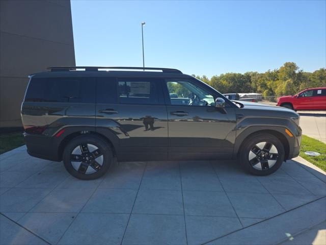 Hyundai Santa Fe Hybrid Vehicle Full-screen Gallery Image 4