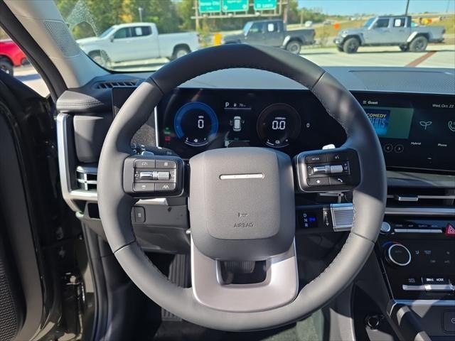 Hyundai Santa Fe Hybrid Vehicle Full-screen Gallery Image 12