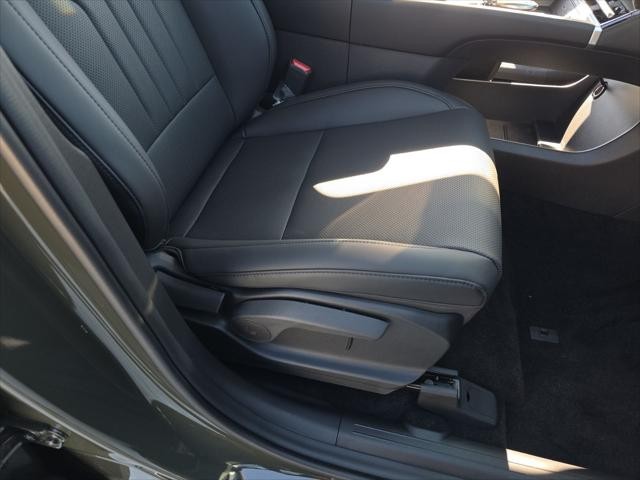 Hyundai Santa Fe Hybrid Vehicle Full-screen Gallery Image 29