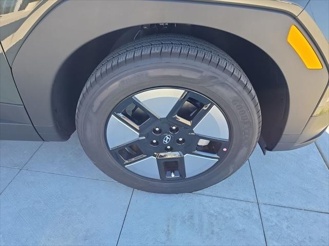 Hyundai Santa Fe Hybrid Vehicle Full-screen Gallery Image 31