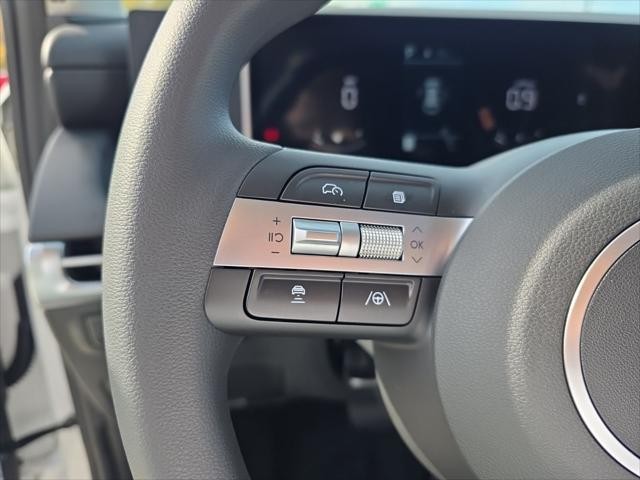 Hyundai Tucson Vehicle Full-screen Gallery Image 13