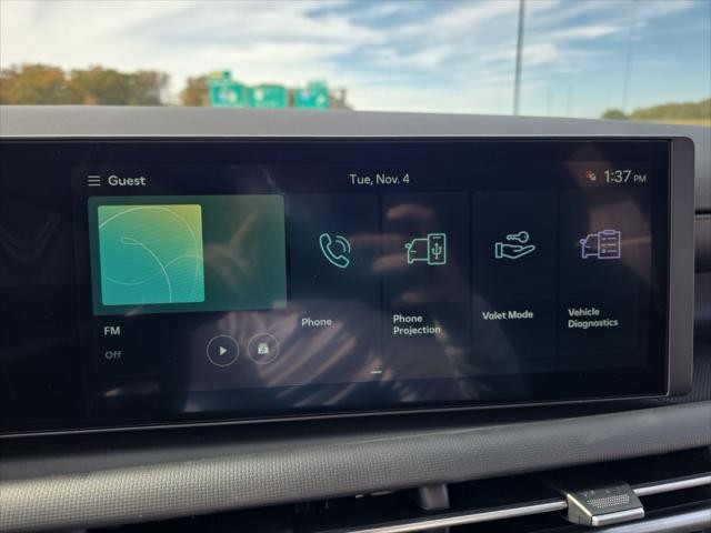 Hyundai Tucson Vehicle Full-screen Gallery Image 16