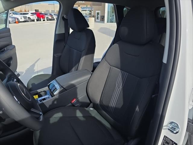 Hyundai Tucson Vehicle Full-screen Gallery Image 25