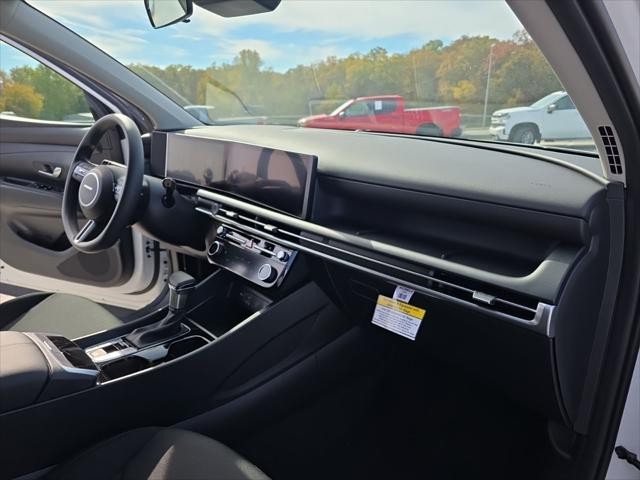 Hyundai Tucson Vehicle Full-screen Gallery Image 29