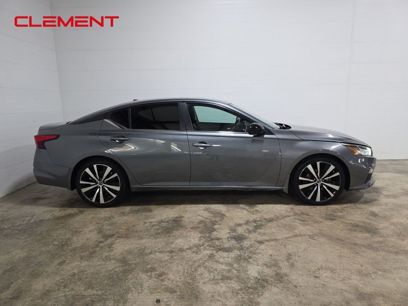 Nissan Altima Vehicle Image 04