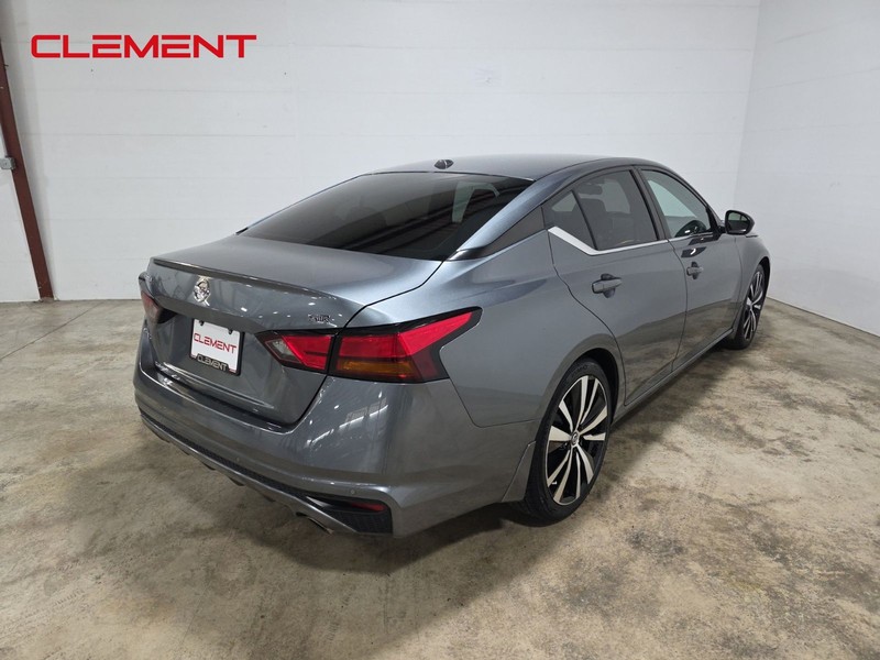 Nissan Altima Vehicle Image 06