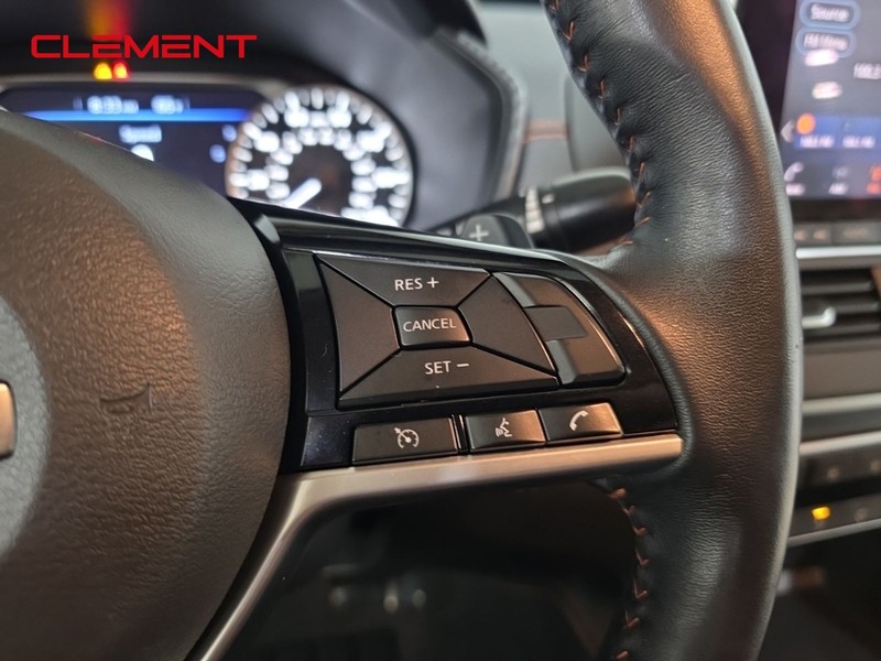 Nissan Altima Vehicle Image 14