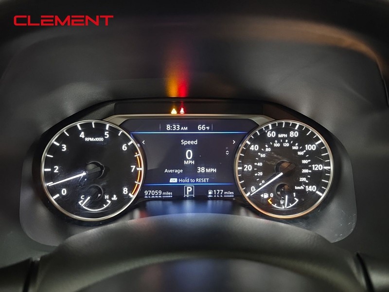 Nissan Altima Vehicle Image 16