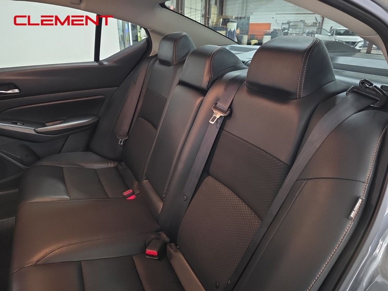 Nissan Altima Vehicle Image 26