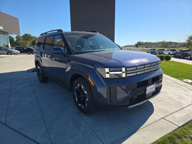 Hyundai Santa Fe Vehicle Full-screen Gallery Image 3