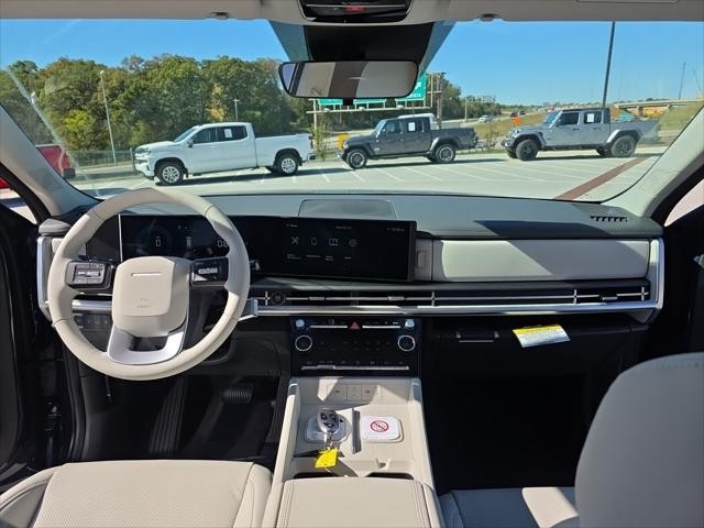 Hyundai Santa Fe Vehicle Full-screen Gallery Image 10