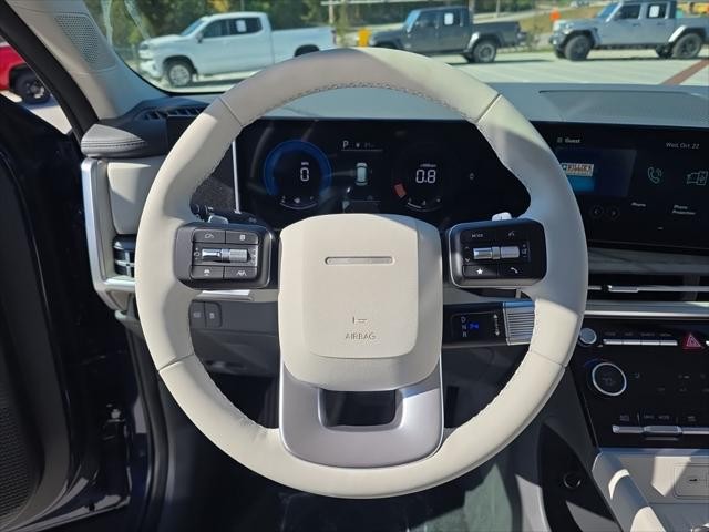 Hyundai Santa Fe Vehicle Full-screen Gallery Image 12