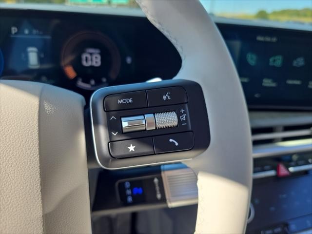 Hyundai Santa Fe Vehicle Full-screen Gallery Image 14