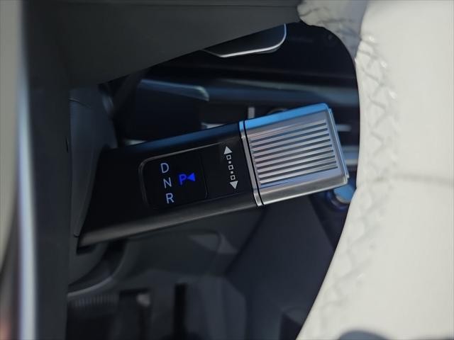 Hyundai Santa Fe Vehicle Full-screen Gallery Image 15