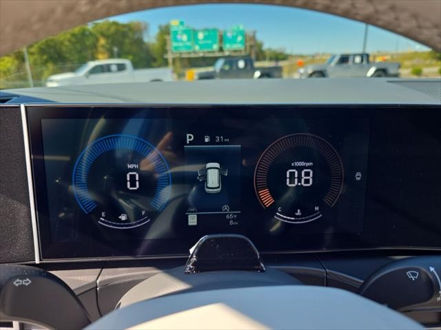 Hyundai Santa Fe Vehicle Full-screen Gallery Image 16