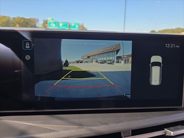 Hyundai Santa Fe Vehicle Full-screen Gallery Image 19