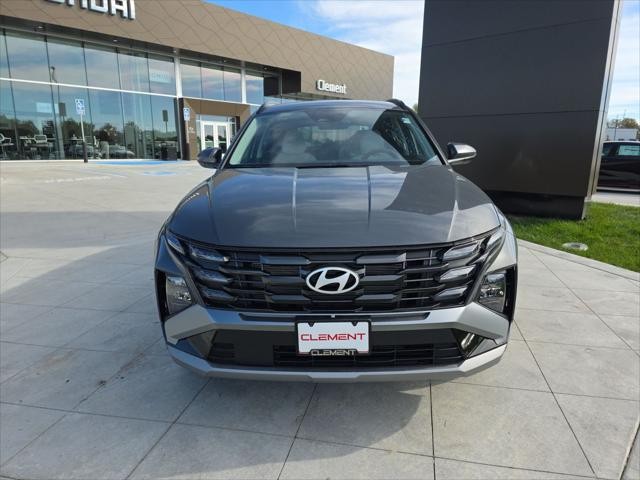 Hyundai Tucson Vehicle Full-screen Gallery Image 2