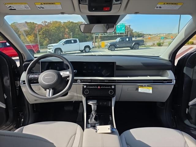 Hyundai Tucson Vehicle Full-screen Gallery Image 10