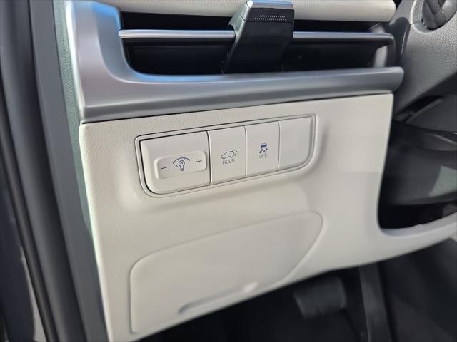 Hyundai Tucson Vehicle Full-screen Gallery Image 11