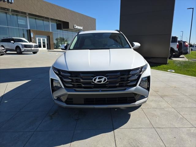 Hyundai Tucson Vehicle Full-screen Gallery Image 2