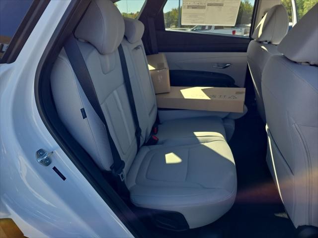 Hyundai Tucson Vehicle Full-screen Gallery Image 26