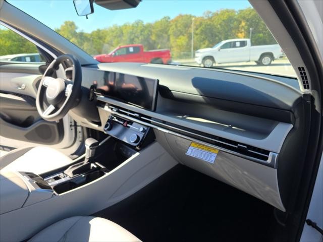 Hyundai Tucson Vehicle Full-screen Gallery Image 28