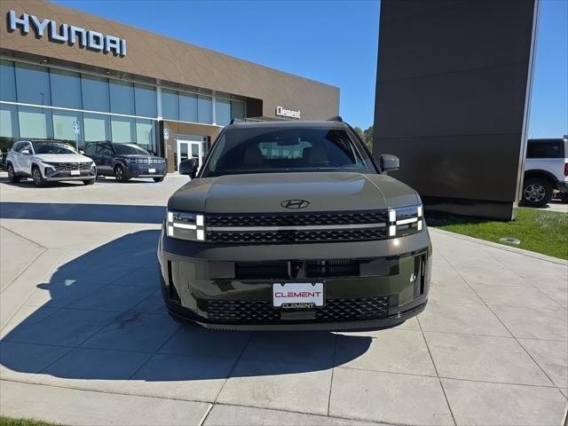 Hyundai Santa Fe Hybrid Vehicle Full-screen Gallery Image 2