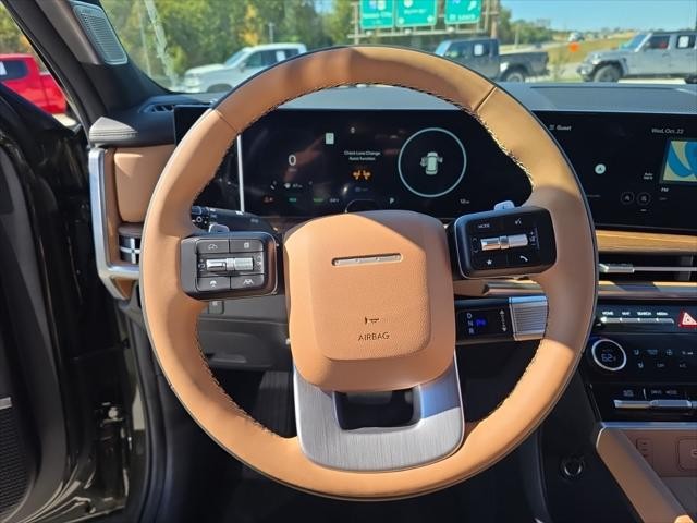 Hyundai Santa Fe Hybrid Vehicle Full-screen Gallery Image 12