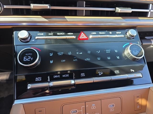 Hyundai Santa Fe Hybrid Vehicle Full-screen Gallery Image 21