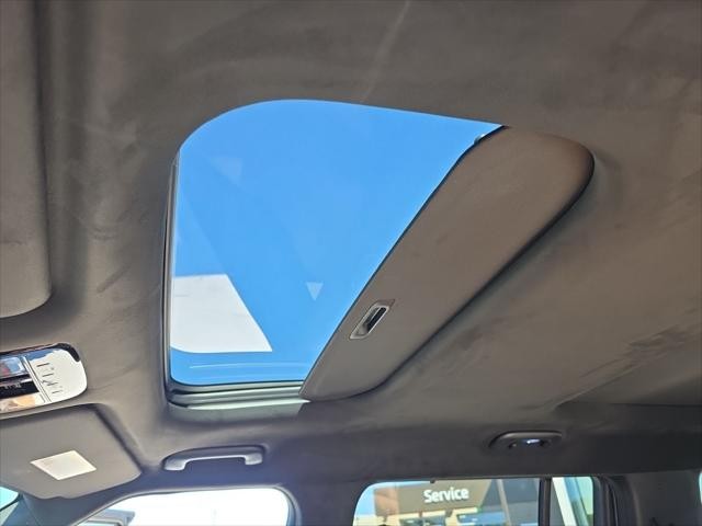 Hyundai Santa Fe Hybrid Vehicle Full-screen Gallery Image 23