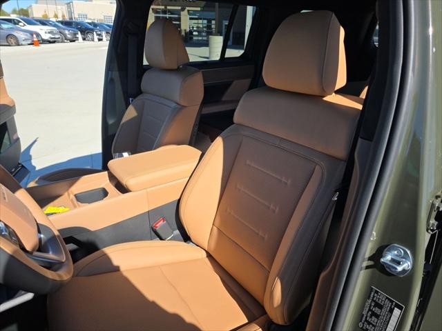 Hyundai Santa Fe Hybrid Vehicle Full-screen Gallery Image 27