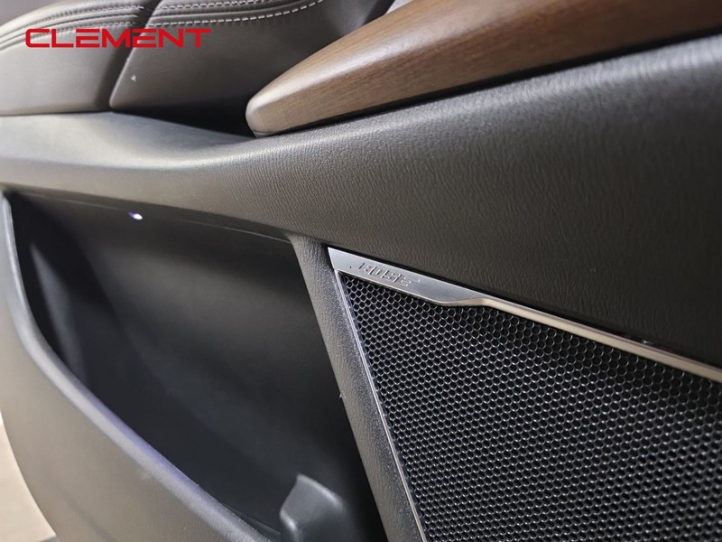 Mazda CX-9 Vehicle Image 22