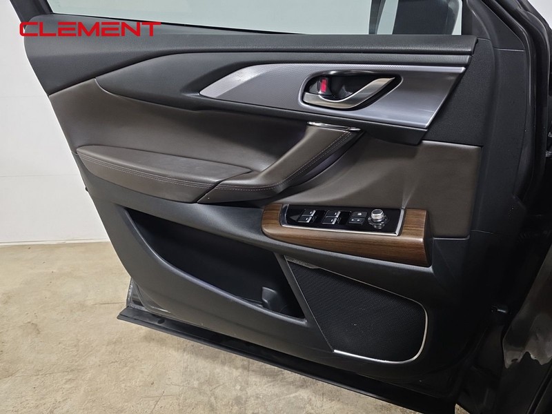 Mazda CX-9 Vehicle Image 23