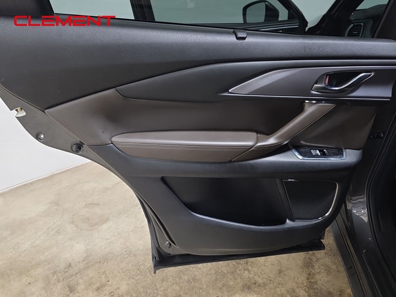 Mazda CX-9 Vehicle Image 26