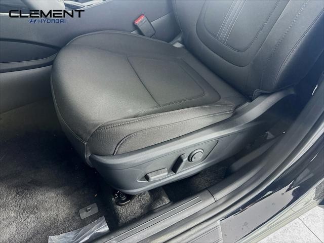 Hyundai Tucson Vehicle Full-screen Gallery Image 24