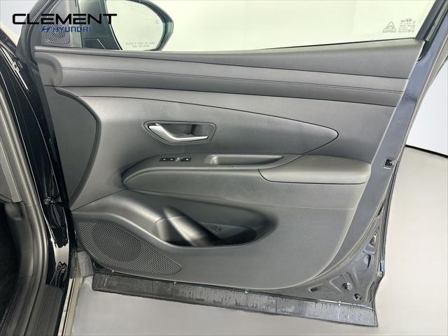 Hyundai Tucson Vehicle Full-screen Gallery Image 30