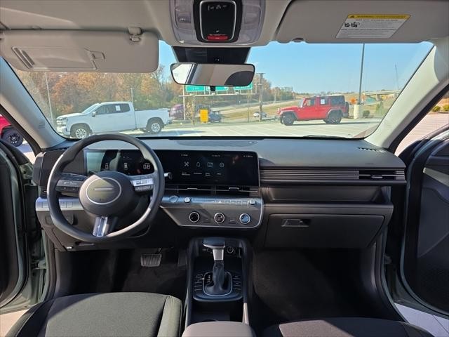 Hyundai Kona Vehicle Full-screen Gallery Image 10