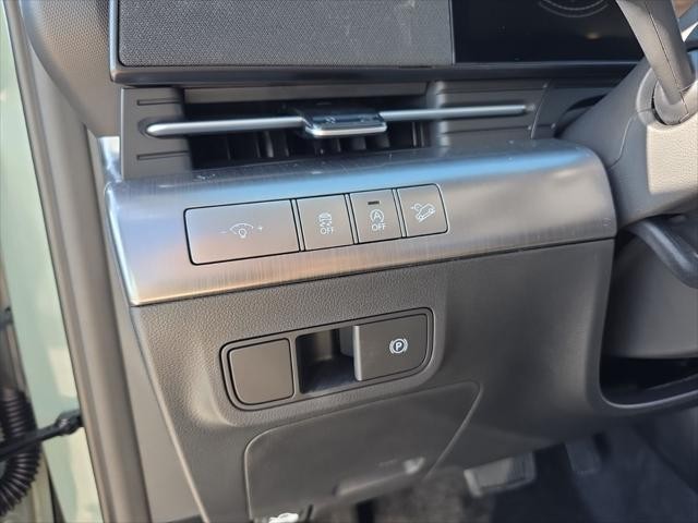 Hyundai Kona Vehicle Full-screen Gallery Image 11