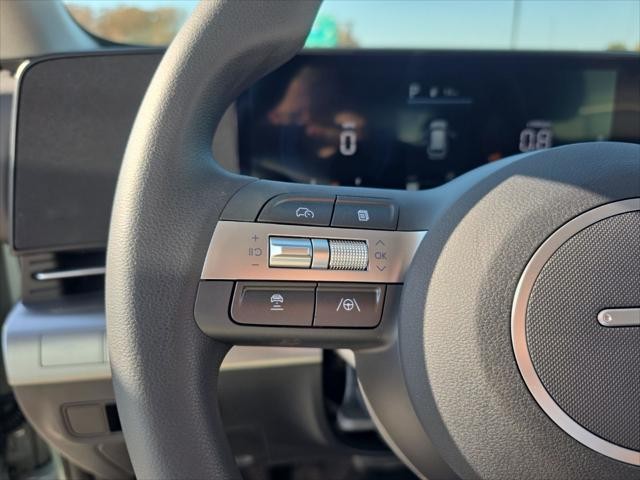 Hyundai Kona Vehicle Full-screen Gallery Image 13