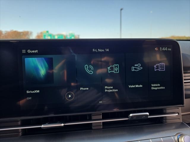 Hyundai Kona Vehicle Full-screen Gallery Image 16